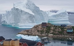 Đan Mạch sơ tán dân gần bờ biển Greenland do tảng băng trôi  