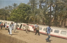 Trật bánh tàu chở khách tại Ai Cập, hơn 50 người bị thương