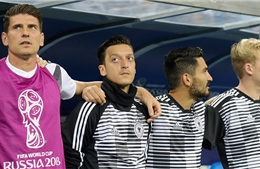 Lý do thực sự khiến Mesut Oezil từ giã tuyển Đức là gì?
