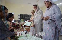 Cử tri Pakistan bắt đầu đi bỏ phiếu trong cuộc tổng tuyển cử 