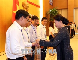 Chủ tịch Quốc hội Nguyễn Thị Kim Ngân gặp mặt 70 công nhân, lao động tiêu biểu xuất sắc 