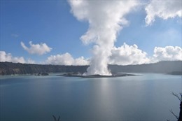 Toàn bộ cư dân trên một đảo ở Vanuatu phải sơ tán do núi lửa
