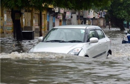 Mưa lớn gây lũ lụt tại Ấn Độ, gần 60 người thiệt mạng 