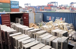 Xử lý phế liệu nhập khẩu: Rà soát lại các quy định về tạm nhập tái xuất