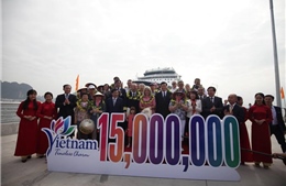 Việt Nam đón khách quốc tế thứ 15 triệu