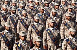Quân đội Iran rầm rộ diễu binh giữa căng thẳng Vùng Vịnh