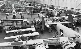 Thời kỳ &#39;thủ phủ ô tô&#39; Detroit biến thành xưởng vũ khí lớn nhất thế giới