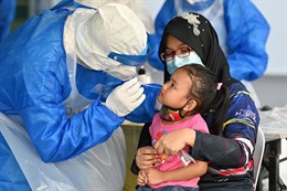 COVID-19 tại ASEAN hết 16/1: Malaysia vượt ngưỡng 4.000 ca/ngày, Indonesia tính cho tư nhân phân phối vaccine