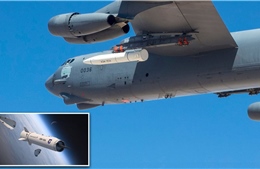 Tên lửa siêu vượt âm của Mỹ phóng thất bại, không tách được khỏi máy bay B-52