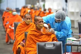 COVID-19 tại ASEAN hết 1/8: Vượt 150.000 ca tử vong; Campuchia tiêm trộn vaccine mũi 3