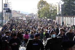 Italy siết ‘thẻ xanh’ làm việc chặt nhất châu Âu, biểu tình bùng phát