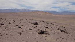 Sao chổi cổ đại biến sa mạc khô cằn nhất thế giới thành thuỷ tinh