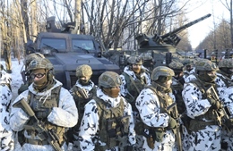 Tổng thống Ukraine tăng lương 30% cho quân đội giữa căng thẳng với Nga