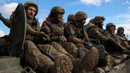 Ukraine triển khai 40.000 quân áp sát chiến tuyến ở Donbass