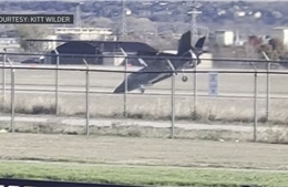 Video tiêm kích tàng hình F-35 của Mỹ lao mũi xuống đường băng, phi công thoát hiểm trong gang tấc