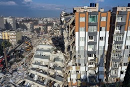 Sau trận động đất thế kỷ, Thổ Nhĩ Kỳ nỗ lực tránh thảm họa y tế, cần đánh sập 8.000 tòa nhà 