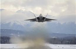 Toàn cảnh vụ chiến đấu cơ F-22 Mỹ phóng tên lửa bắn hạ vật thể bay không xác định