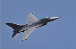 Phòng không Ukraine &#39;bất lực&#39; với bom lượn của Nga, tuyên bố cần gấp F-16