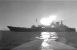 Video được cho là chiến hạm Nga bị tình báo Ukraine tấn công vô hiệu hóa 