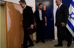 Ngoại trưởng Mỹ Blinken xuống boongke trú ẩn khi báo động không kích ở Tel Aviv