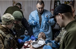 Tổng thống Ukraine sa thải Tư lệnh Quân y, yêu cầu nâng cấp hỗ trợ y tế cho binh sĩ