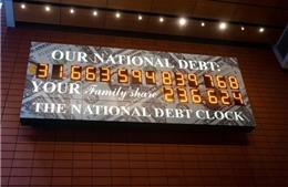 Nợ quốc gia kỷ lục 34 nghìn tỉ USD của Mỹ sẽ gây tác động ra sao