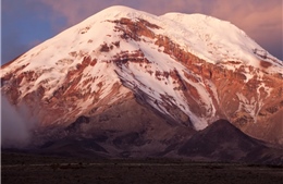 Không phải Everest, đây mới là ngọn núi trên Trái đất gần với các vì sao nhất