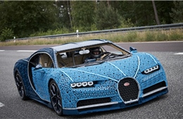 &#39;Điên rồ&#39; siêu xe Bugatti làm từ 1 triệu mảnh Lego, chạy bon bon trên đường