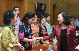 Trưởng ban Dân vận Trung ương tiếp Đoàn cựu giáo viên kiều bào Thái Lan