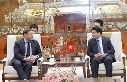 Chủ tịch Hà Nội làm việc với Đặc phái viên về thương mại của Thủ tướng Anh