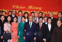 Thủ tướng Nguyễn Xuân Phúc thăm Đại sứ quán và gặp gỡ cộng đồng Việt Nam tại Nhật Bản