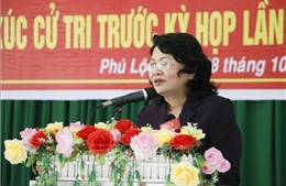 Quyền Chủ tịch nước Đặng Thị Ngọc Thịnh tiếp xúc cử tri tại tỉnh Vĩnh Long