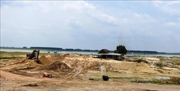 Tạm ngưng cấp phép khai thác cát trong khu vực hồ Dầu Tiếng