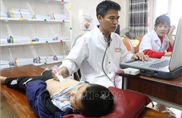 Khoảng 800 người dân Hà Tĩnh được khám sàng lọc tim mạch miễn phí
