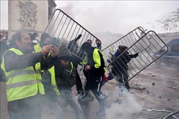 Làn sóng biểu tình tại Pháp diễn biến phức tạp