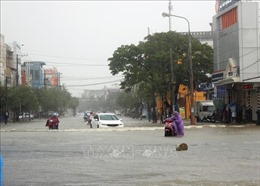 Mưa lớn, hàng trăm nhà dân ở Quảng Nam chìm trong biển nước