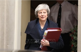 Thủ tướng Anh Theresa May giành thắng lợi ý nghĩa vào thời điểm khó khăn 