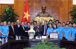 Thủ tướng: Chính phủ tạo mọi điều kiện để duy trì &#39;ngọn lửa đam mê&#39; chế tạo vệ tinh của Việt Nam  