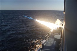 Iran phóng thử thành công tên lửa hành trình từ tàu ngầm
