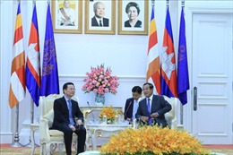Thủ tướng Campuchia Hun Sen tiếp Bộ trưởng Thông tin và Truyền thông Nguyễn Mạnh Hùng