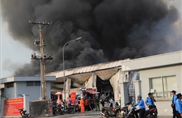 Cháy lớn thiêu rụi hàng nghìn m2 nhà xưởng tại KCN Mỹ Phước 2, Bình Dương