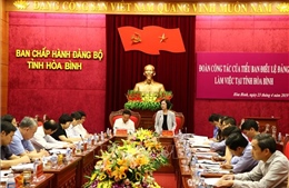 Đoàn công tác Tiểu ban Điều lệ Đại hội XIII của Đảng làm việc tại tỉnh Hòa Bình