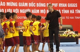 Ryan Giggs - cựu đội trưởng Manchester United giao lưu với học sinh Hà Tĩnh