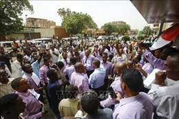 Nổ súng làm chết người biểu tình gần trụ sở của Bộ Quốc phòng Sudan