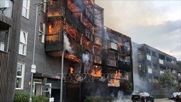 Cháy chung cư tại London