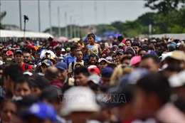 Mexico chưa mở cửa thêm cửa khẩu tiếp nhận người di cư xin tị nạn tại Mỹ