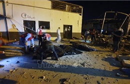 Trên 100 người thương vong trong vụ không kích ở miền Nam Libya