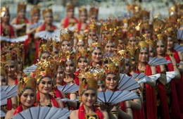 Hàng nghìn người tham gia màn đồng diễn kỷ niệm Quốc khánh Indonesia