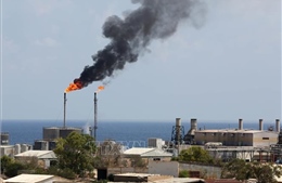 Dự trữ dầu thô của Mỹ giảm mạnh đẩy giá dầu thế giới đi lên