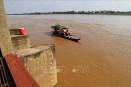 Trạm bơm xã Bản Nguyên có nguy cơ sụp đổ xuống sông Thao